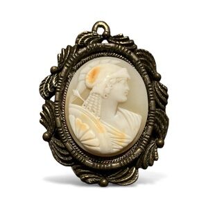 Vintage Roman Soldier Cameo Pendant Brooch 2 1/4” x 1 3/4”